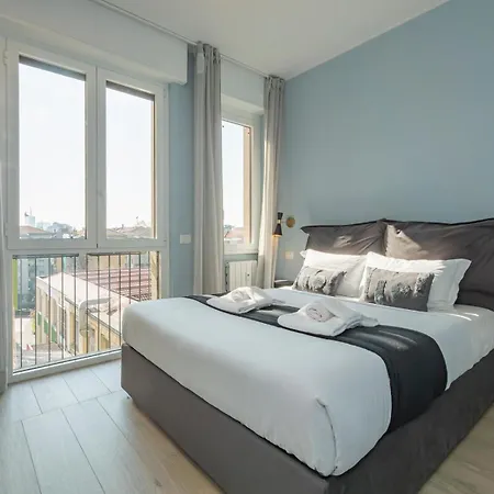 New Two-room A Stone's Throw From The M3 Metro Apartament