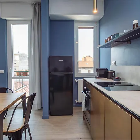 New Two-room A Stone's Throw From The M3 Metro Apartment