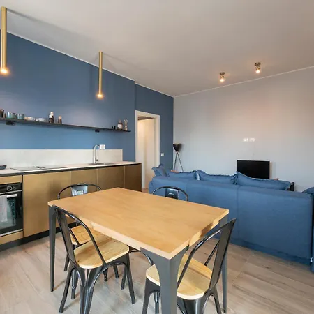 New Two-room A Stone's Throw From The M3 Metro Apartment Milan
